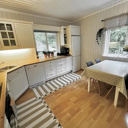And Child-friendly House On The Sunny Side Of Apartman